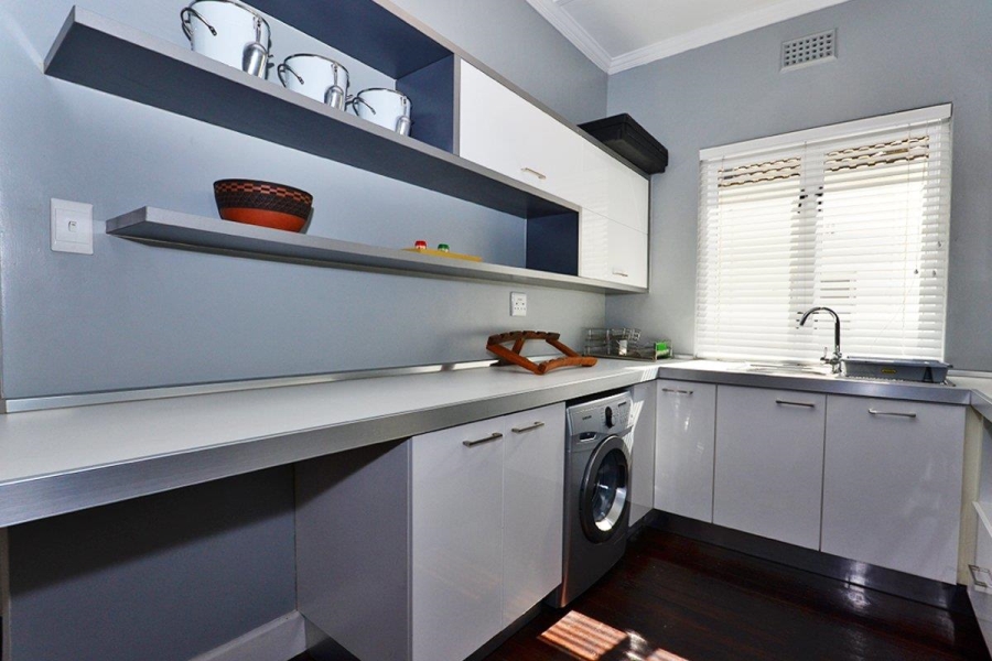 To Let 2 Bedroom Property for Rent in Sea Point Western Cape